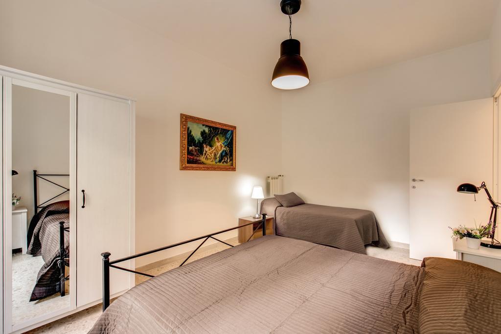 Daisy Guest House Colosseo Rzym Pokój zdjęcie