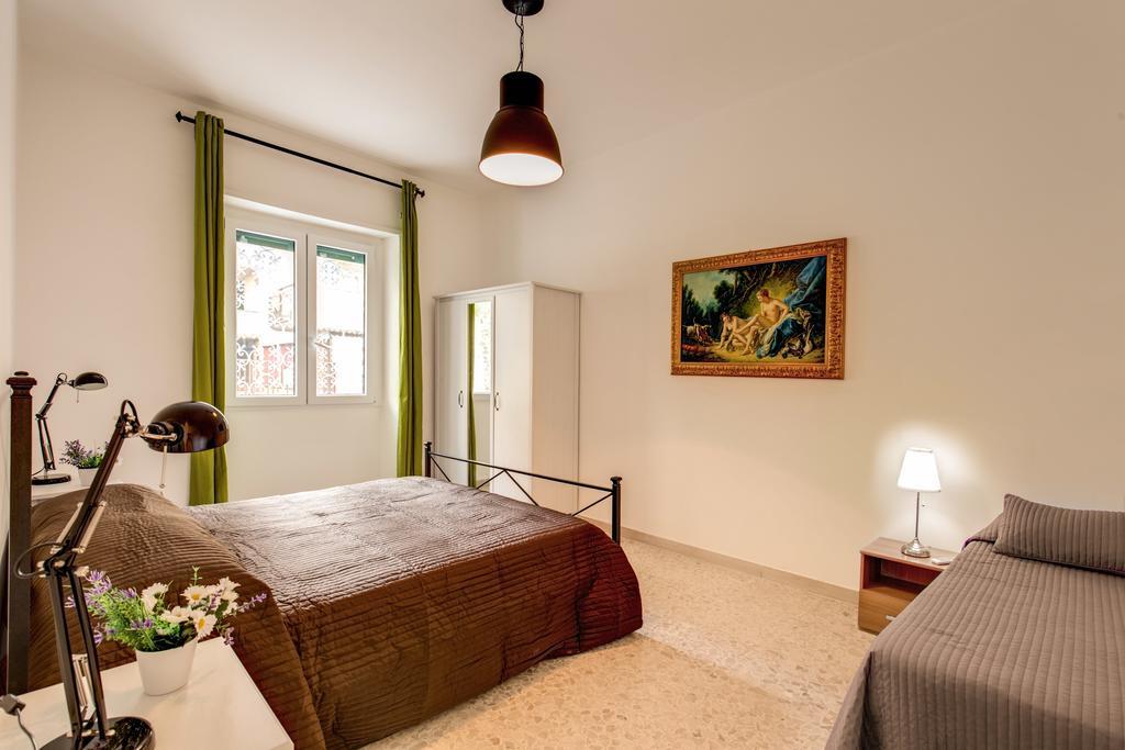 Daisy Guest House Colosseo Rzym Pokój zdjęcie