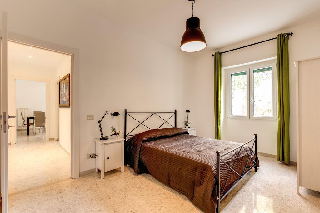 Daisy Guest House Colosseo Rzym Pokój zdjęcie